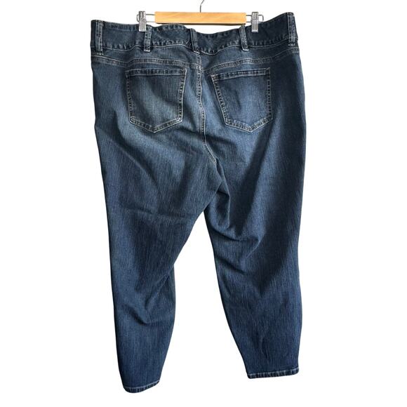 Torrid Denim Capri Jeans Size 24 NWT | Double Button Stretch Mid Rise Blue Jeans - Picture 3 of 4